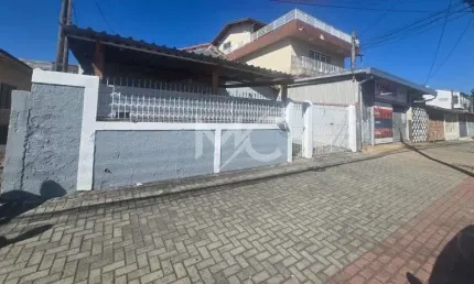 Casa com 3 quartos à venda no Bosque dos Eucaliptos, São José dos Campos  por R$ 650.000