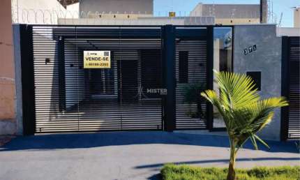 Casa à venda em Maringá, Jardim Colina Verde - 100m² - Churrasqueira e Quintal