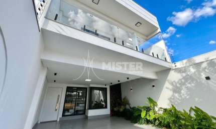 Casa Sobrado com 3 suítes e planejados Maringá, Jardim Tóquio - Venda