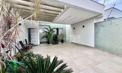 Casa Semimobiliada e com Spa no Jardim Tóquio em Maringá.
