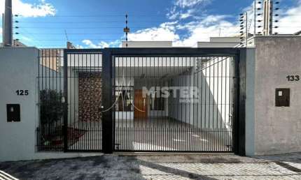 Casa 3 Quartos no Jardim Fregadolli ao Lado da Avenida Gastão Vidigal em Maringá.