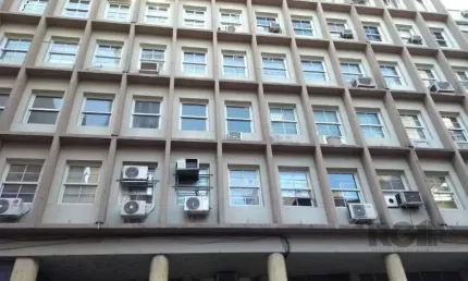 Ponto comercial à venda na rua dos andradas, centro histórico, porto alegre, 61 m2 por r$ 100.000
