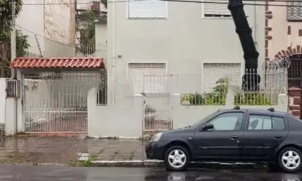 Casa com 3 quartos à venda na Rua José de Alencar, Menino Deus, Porto Alegre