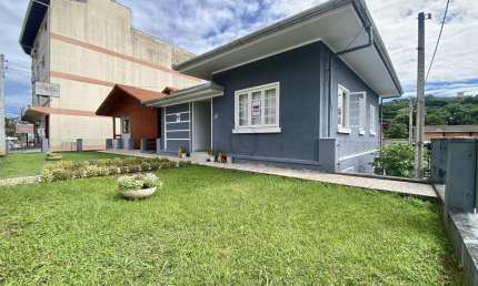Comercial para Venda em Blumenau, Água Verde, 4 dormitórios, 3 banheiros, 2 vagas
