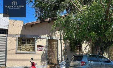 Casa vendaaluguel no centro com 4 quartos e terreno de 423 metros!