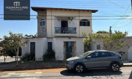 Sobrado com 4 dormitórios à venda, 265 m² por R$ 750.000,00 - Vila Goiás - Anápolis/GO