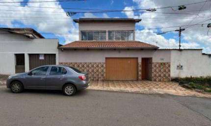 Sobrado com 5 dormitórios à venda, 228 m², de área construída e 400M² de terreno, por R$ 520.000 - Dom Pedro II - Anápolis/GO