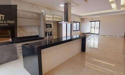 Casa com 04 suítes plenas, mobiliada, com eletros essenciais na cozinha no Cond. Gran  Trianom, Anápolis.