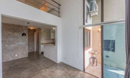 Confortável duplex para venda com 1 quarto, sendo 1 suíte, 63m²