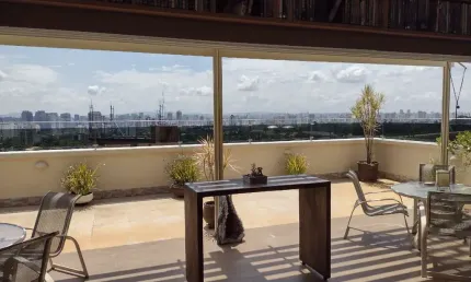 Agradável cobertura para venda em Alto da Boa Vista com 4 quartos, sendo 2 suítes, 328m²