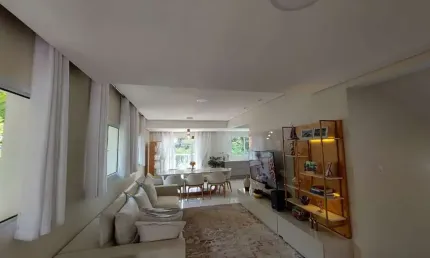 Confortável casa tipo para venda em Planalto Paulista com 4 quartos, sendo 4 suítes, 380m²
