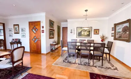 Confortável apartamento tipo para venda com 3 quartos, sendo 2 suítes, 226m²