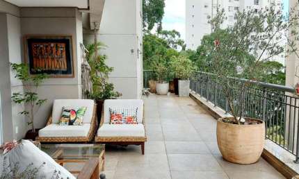 Versátil apartamento garden para venda em Vila Andrade com 3 quartos, sendo 3 suítes, 250m²