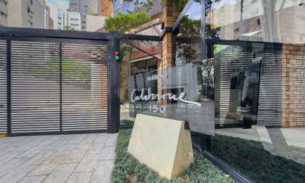 Atraente apartamento tipo para venda em Campo Belo com 3 quartos, sendo 3 suítes, 200m²