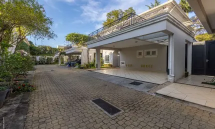 Deslumbrante casa de vila para venda em Jardim Cordeiro com 4 quartos, sendo 4 suítes, 245m²