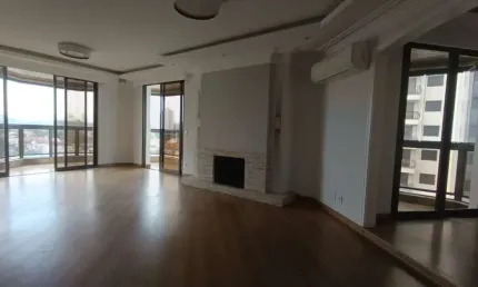 Versátil apartamento tipo para venda em Campo Belo com 4 quartos, sendo 3 suítes, 242m²