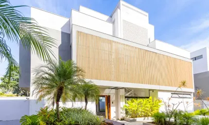 Funcional casa em condomínio para venda com 4 quartos, sendo 4 suítes, 931m²