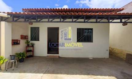Casa solta de 3 quartos sendo 1  suíte, Alto Maron, Vitória da Conquista, BA