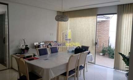 Casa com 3 suítes , 2 salas  em excelente localização à venda, Recreio próximo ao centro da cidade,