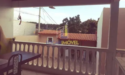 Oportunidade para investidores! Casa alugada à venda, com Habite se Comercial  no Candeias com rua