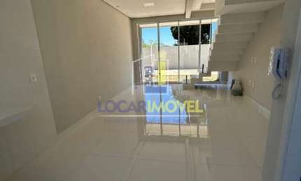 Casa duplex 2 quartos sendo 2 suíte novo tortamente acabado com pisos e revestimentos 2 vagas de ga
