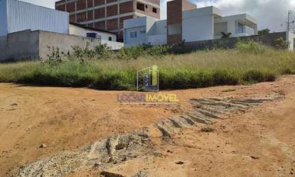 Terreno de esquina de 405m2 à Venda no Bairro Candeias.