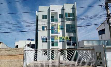 Apartamento térreo com quintal com 3/4 sendo 1 suíte a 50 mts do Shopping Conquista Sul em  Vitória