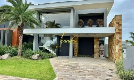 Casa condomínio nova com 04 suítes mobiliada e decorada
