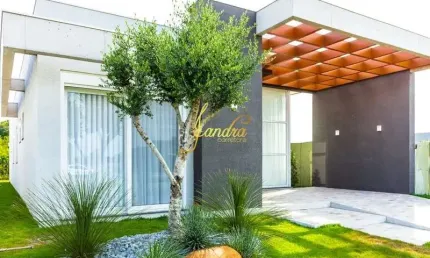 Casa em condomínio fechado com 4 suítes mobiliada/decorada com piscina