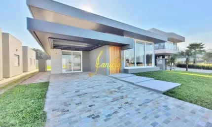 Casa térrea costa serena,  a beira do lago, condomínio beira mar com 04 suites  mobiliado e decorado