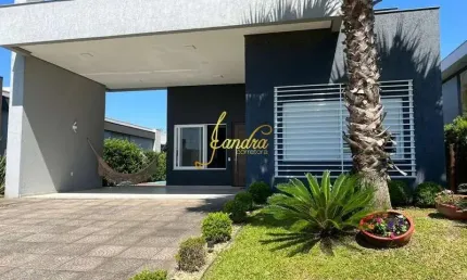 Casa térrea  em condomínio fechado mobiliada e decorada 160m2