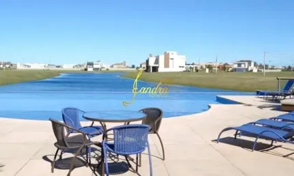 Terreno em condomínio fechado  com 462m2 com vista lago