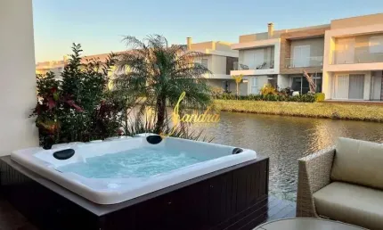 Maravilhoso sobrado 3 suítes, jacuzzi, finamente mobiliado e decorado novo