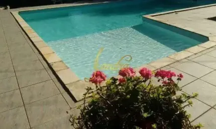 Casa em atlântida 02 terrenos! composta por 03 dormitórios, 01 suíte