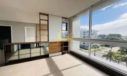 Apartamento com 03 suítes de frente, 3 vagas de garagem semi mobiliado