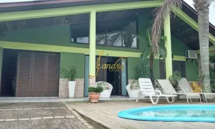 Perfeita casa para suas ferias em família! com 3 dormitórios com dois terrenos