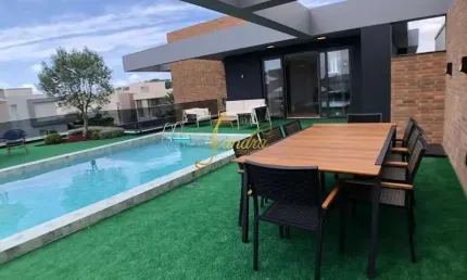 Sobrado em condomínio fechado mobiliado e decorado  piscina aérea com borda infinita