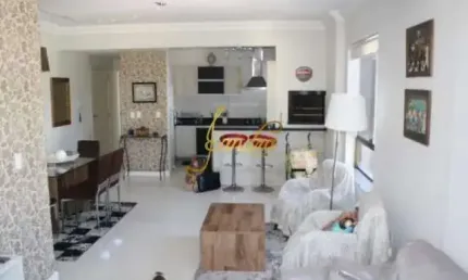 Apartamento de  frente para a praça, com 3 dormitórios e com 2 box