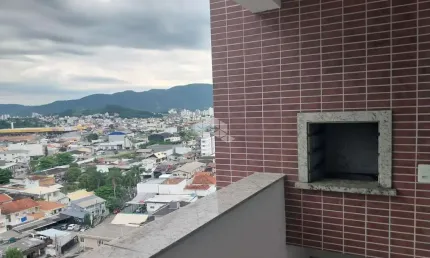 Apartamento 02 dormitorios com suite / sacada com churrasqueira / vista livre