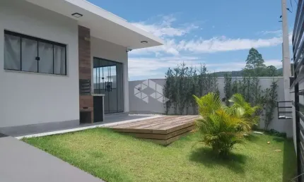 Casa 03 dormitórios sendo 01 suite à Venda em São José SC