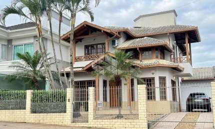 Casa com 04 dormitórios à venda no Pedra Branca, Palhoça/SC