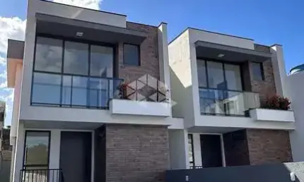 Sobrado novo 03 dormitórios à venda no bairro Serraria - São José/SC