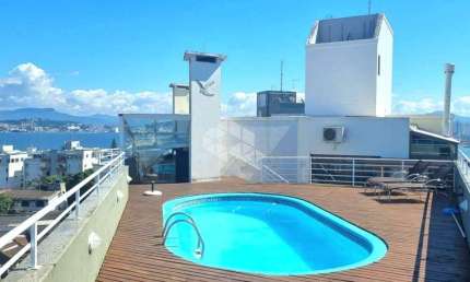 Cobertura com 3 dormitórios , 2 vagas, piscina e vista mar no bom abrigo