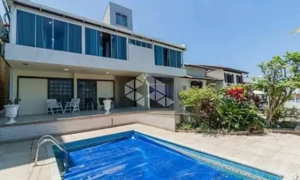 Casa com 4 dormitórios - piscina e vista para o mar - abraão - florianópolis/sc