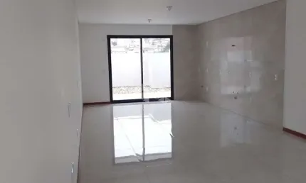 Sobrado de três quartos, sendo uma suíte em barreiros - são josé/sc
