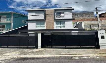 Casa com 3 quartos para alugar na Rua Guilherme Marchini, 357, Arujá Center Ville, Arujá