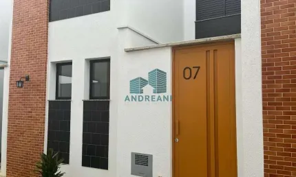 Casa com 2 quartos à venda na Afrânio Junqueira, 445, Parque San Carlo, Poços de Caldas por R$ 320.000