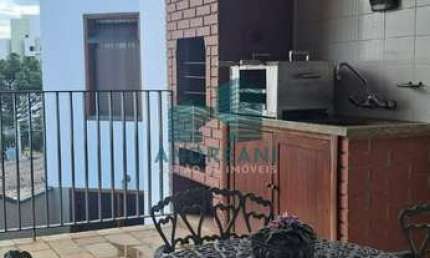 Casa com 4 quartos à venda na São Francisco, 51, São Benedito, Poços de Caldas por R$ 3.000.000