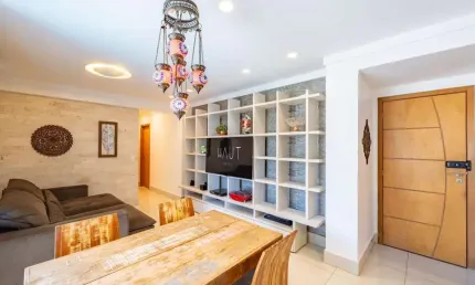 Like bueno, apto mobiliado sendo 3 suítes com vaga de garagem no setor bueno.