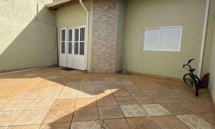 Casa no Vila Réggio com 2 quartos e 2 vagas por R$ 345 mil!